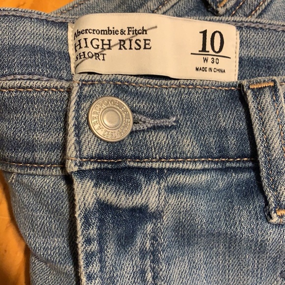 Embroidered High Rise Shorts - Picture 4 of 4